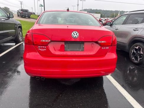 Used 2013 Volkswagen Jetta SE FWD image 4