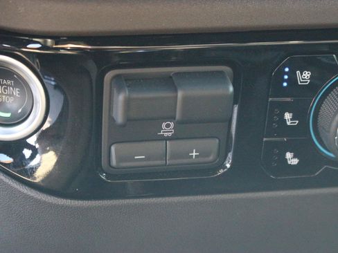 Used 2024 Chevrolet Silverado 1500 LTZ w/ LTZ Premium Package AWD/4WD image 30