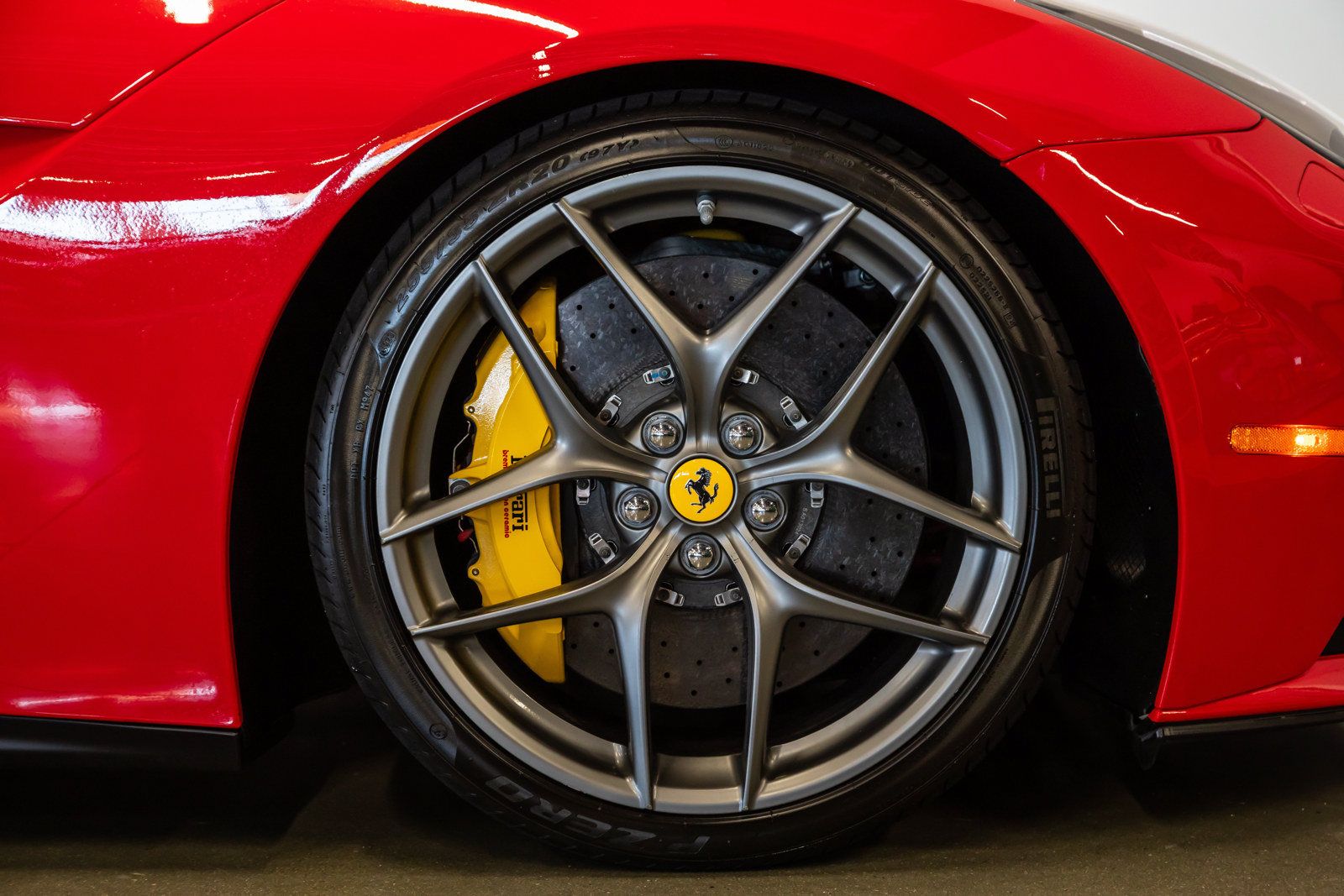 Used 2016 Ferrari F12 Berlinetta RWD image 14
