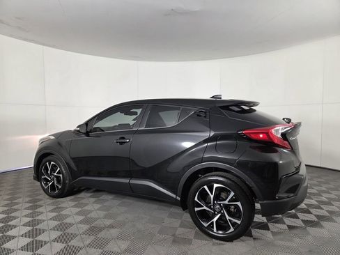 Used 2019 Toyota C-HR XLE image 5