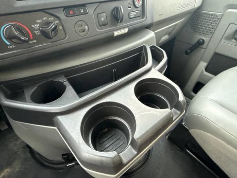 Used 2021 Ford E-350 and Econoline 350 Super Duty image 16
