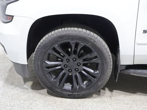 Used 2018 Chevrolet Suburban Premier AWD/4WD image 9