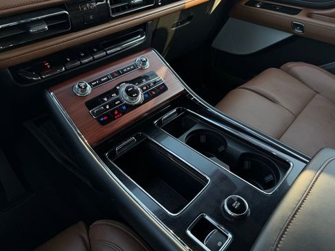 Used 2023 Lincoln Aviator Reserve w/ Equipment Group 201A image 20