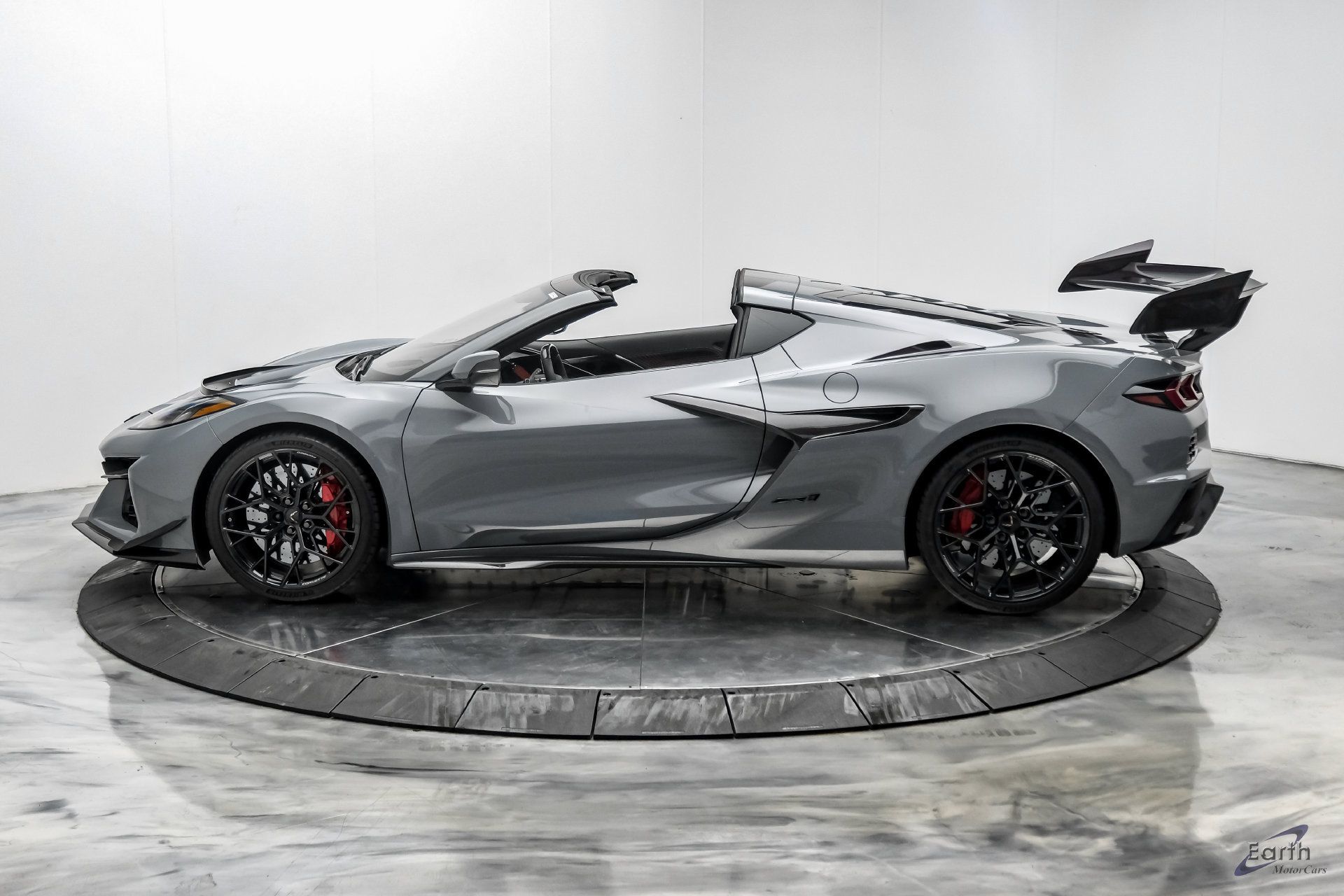 Used 2025 Chevrolet Corvette ZR1 w/ ZR1 Carbon Fiber Aero Package RWD image 9