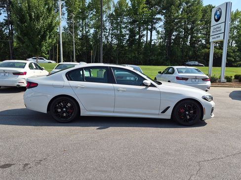 Used 2022 BMW 530i w/ M Sport Package RWD image 2