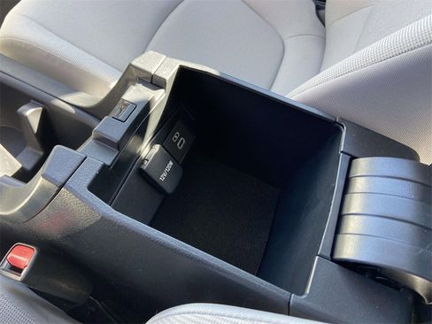 Used 2023 Toyota Corolla Cross L image 23