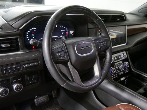 Used 2023 GMC Yukon Denali Ultimate image 11