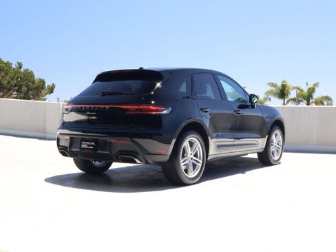 Certified 2024 Porsche Macan AWD/4WD image 9