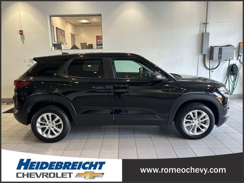 Used 2024 Chevrolet TrailBlazer LS w/ LS Convenience Package AWD/4WD image 2