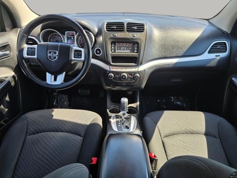 Used 2016 Dodge Journey SE w/ Flexible Seating Group FWD image 2