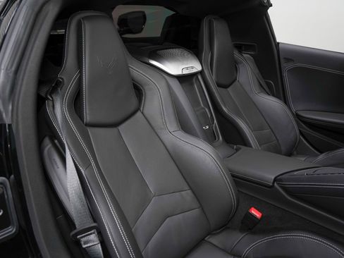 Used 2023 Chevrolet Corvette Stingray Preferred Cpe w/ Z51 Performance Package RWD image 29