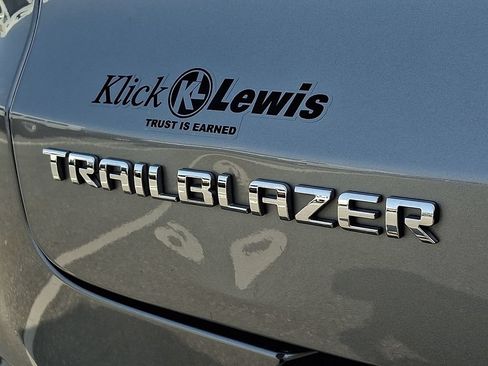 Used 2024 Chevrolet TrailBlazer LT FWD image 29