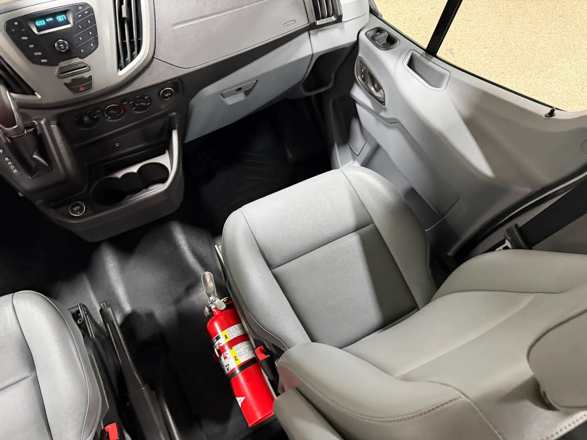 Used 2018 Ford Transit 150 XL RWD image 51