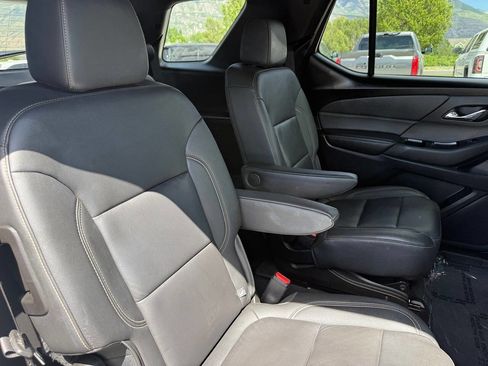 Used 2023 Chevrolet Traverse LT w/ LT Premium Package AWD/4WD image 23