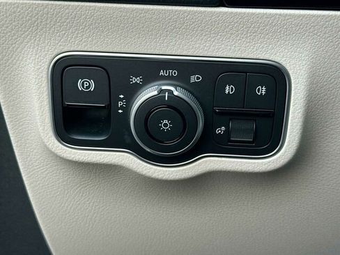 Used 2025 Mercedes-Benz GLA 250 image 37