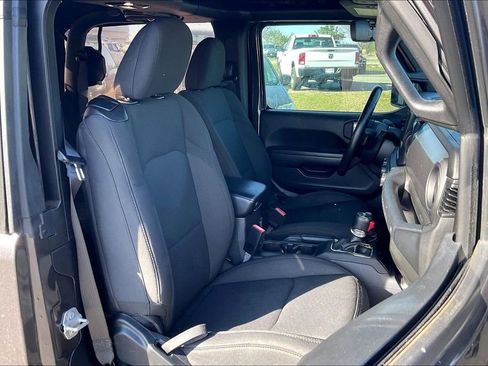 Used 2021 Jeep Wrangler Sport AWD/4WD image 7