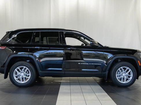 New 2026 Jeep Grand Cherokee Laredo AWD/4WD image 3