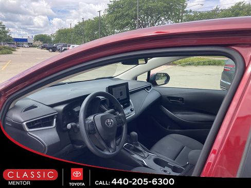 Used 2023 Toyota Corolla LE w/ Carpet Mat Package (TMS) FWD image 3