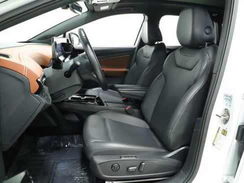 Used 2021 Volkswagen ID.4 Pro S w/ Gradient Package image 29