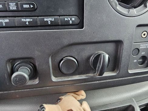 Used 2010 Ford E-350 and Econoline 350 Super Duty image 35