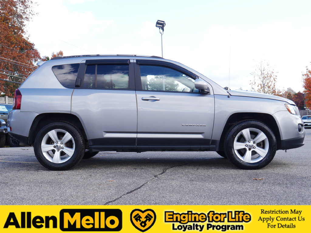 Used 2017 Jeep Compass Latitude AWD/4WD image 7