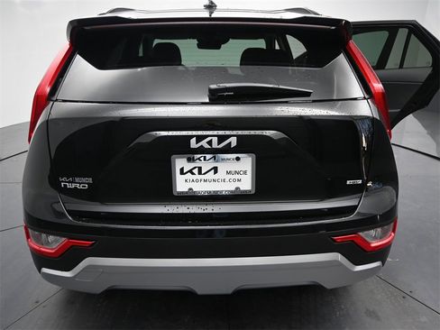 New 2026 Kia Niro LX image 9