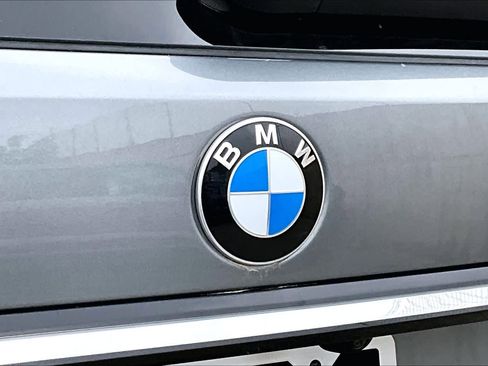 Used 2023 BMW X7 xDrive40i w/ Executive Package AWD/4WD image 32