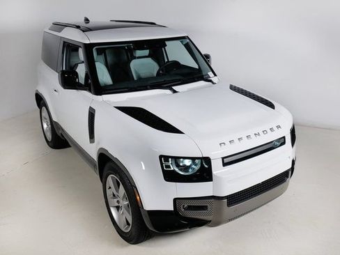 Used 2025 Land Rover Defender 90 X-Dynamic SE AWD/4WD image 26