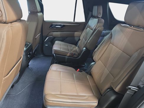 Used 2026 Chevrolet Tahoe High Country AWD/4WD image 11