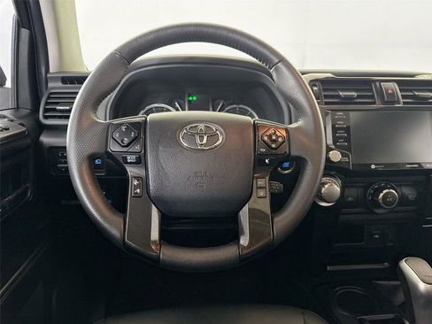Certified 2022 Toyota 4Runner TRD Off-Road Premium w/ Moonroof Package AWD/4WD image 31