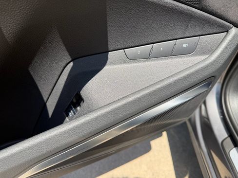 Used 2019 Audi e-tron Prestige w/ Prestige Package AWD/4WD image 23