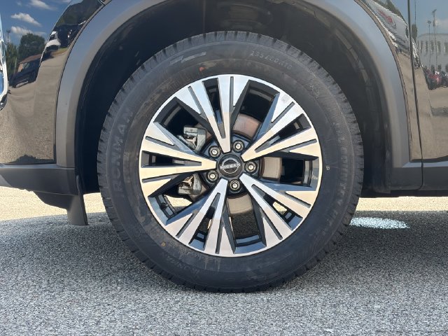 Used 2023 Nissan Rogue SV AWD/4WD image 2