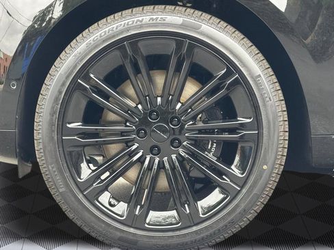 New 2026 Land Rover Range Rover Autobiography AWD/4WD image 12