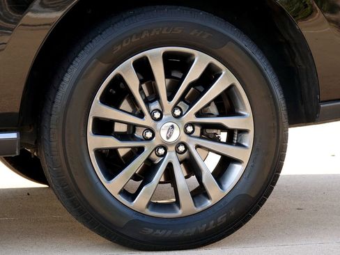 Used 2020 Ford Expedition Limited image 26