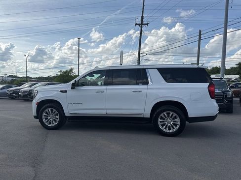 Used 2024 GMC Yukon XL SLT RWD image 4