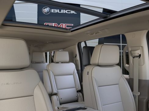 New 2026 GMC Yukon XL Denali w/ Denali Reserve Package AWD/4WD image 38