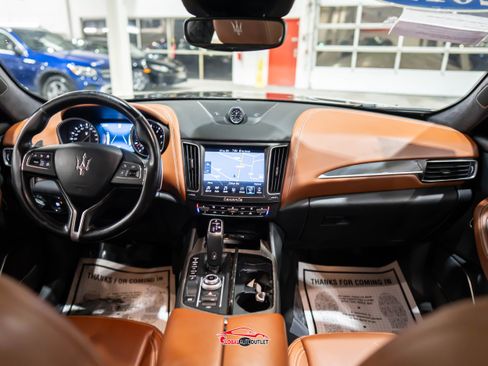 Used 2019 Maserati Levante S GranLusso image 14
