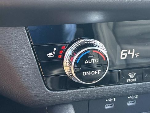 New 2025 Mitsubishi Outlander SE image 26