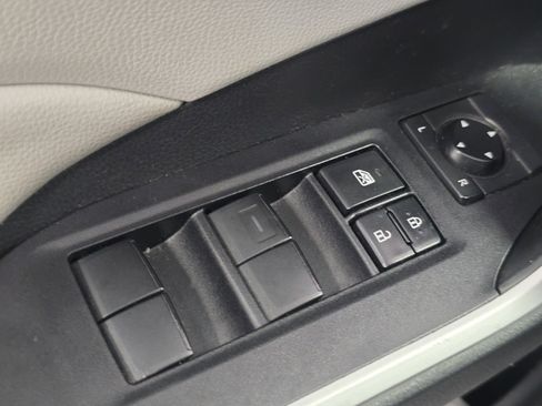 Certified 2021 Toyota RAV4 XLE w/ Carpet Mat Package (TMS) AWD/4WD image 23
