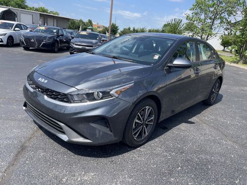 Used 2024 Kia Forte LXS image 2