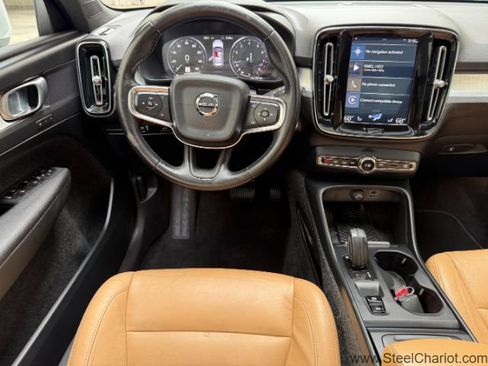 Used 2019 Volvo XC40 T5 Momentum image 19