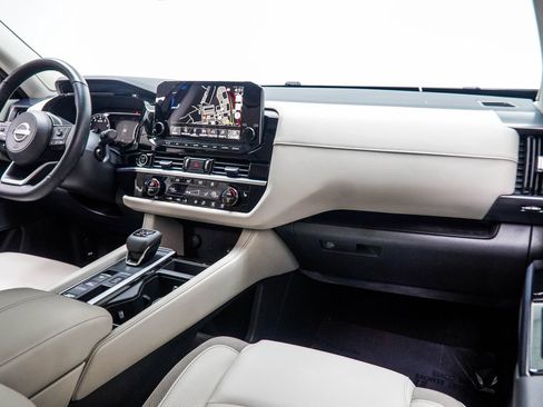 Used 2022 Nissan Pathfinder SL w/ SL Premium Package FWD image 19