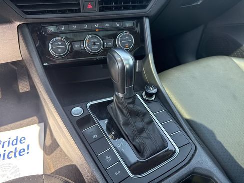 Used 2019 Volkswagen Jetta SE image 15