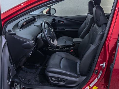 Used 2019 Toyota Prius Prime Advanced image 13