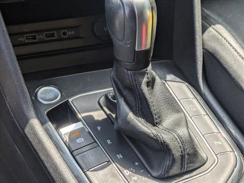 Used 2020 Volkswagen Tiguan SEL image 14