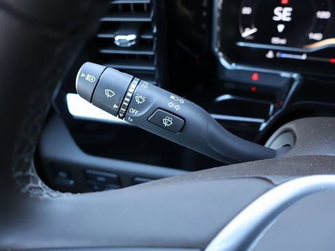 New 2025 GMC Sierra 1500 SLE image 18