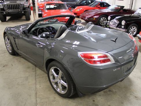 Used 2009 Saturn Sky Red Line RWD image 32