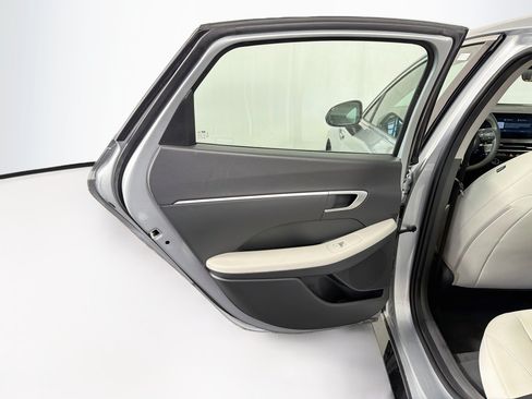 Used 2025 Hyundai Sonata SEL FWD image 27