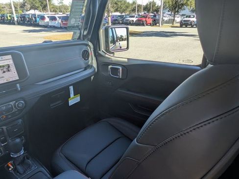 New 2026 Jeep Gladiator Rubicon w/ Safety Group AWD/4WD image 18