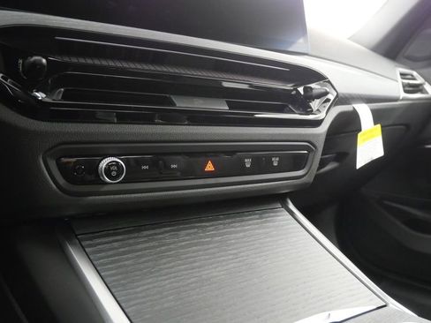 Used 2025 BMW 330i 330i w/ M Sport Package image 24
